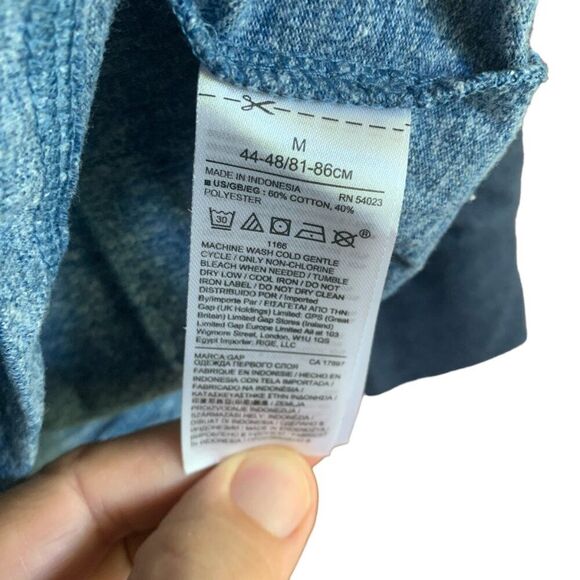 Gap Long Sleeve Jersey Men's Sz MediumTwo Tones Light Blue Three Button T Shirt - Picture 8 of 8